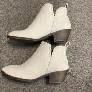 Rock & Candy Booties NWOT